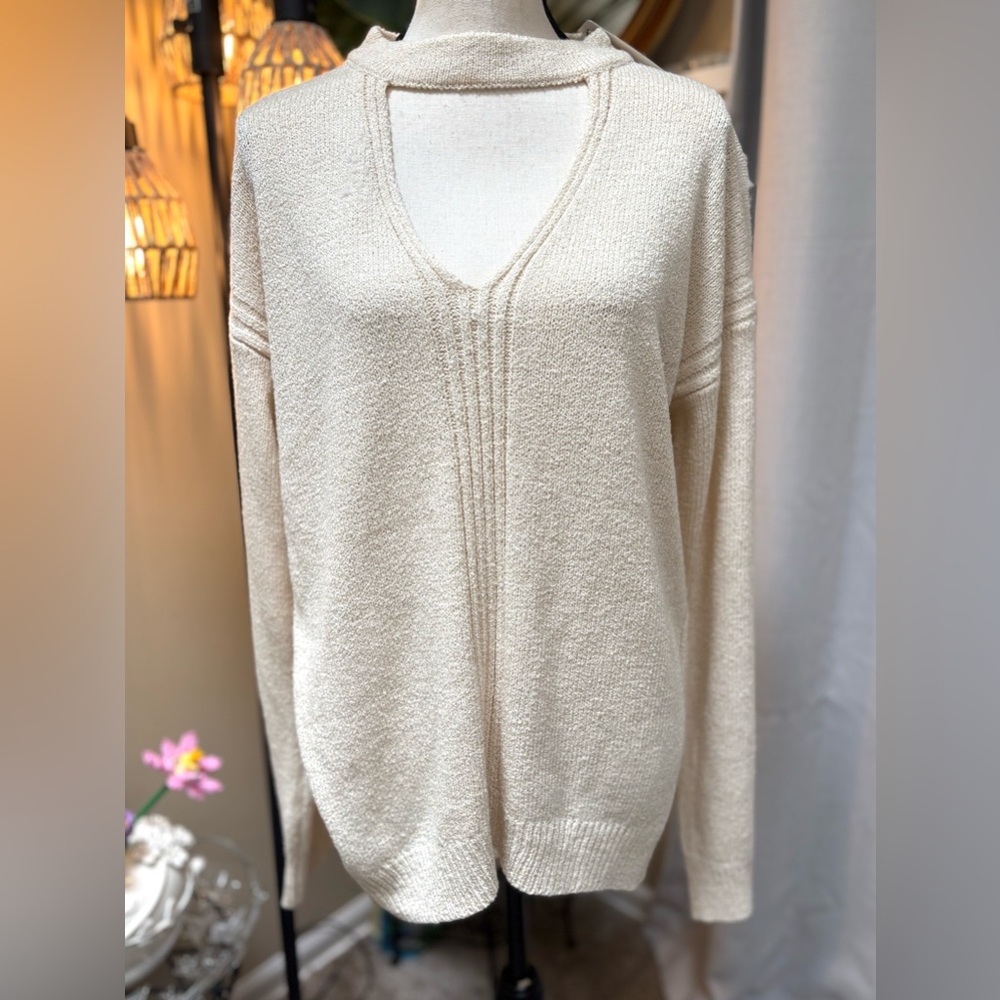 Lush Keyhole V-Neck Knit Sweater in Cream - Picture 2 of 7